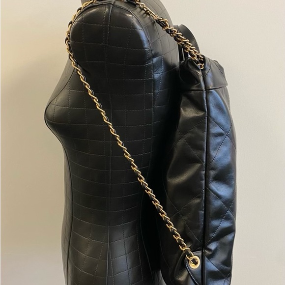 CHANEL 22B 22 Backpack Black Gold Hardware PRISTINE Full Set - Picture 7 of 15